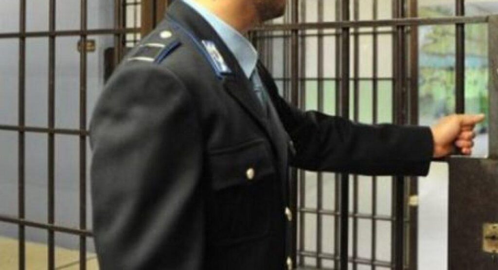 carcere-poliziotto-penitenziaria