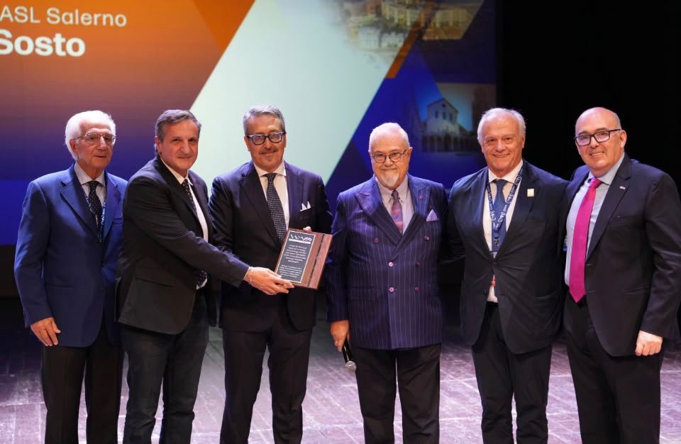 l-asl-di-salerno-riceve-il-premio-wao-per-l-eccell